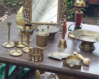 Assorted brass ware