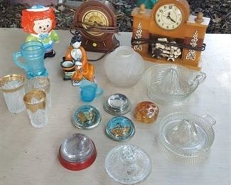 Clocks, juicers and other decor