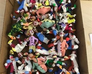 lot of approx 30 small clown figurines