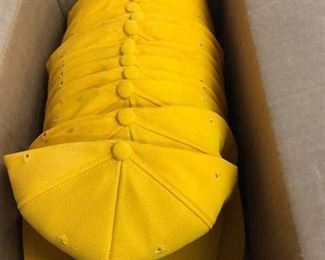 16 yellow ballcaps Medium