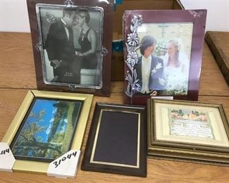 4 picture frames plus memory box
