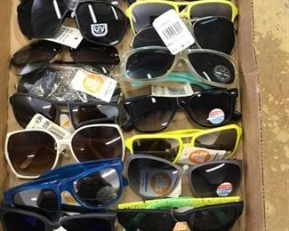 approx 20 pairs sunglasses
