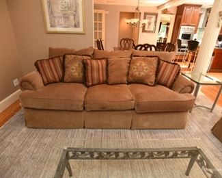 Thomasville sofa $375
96" X 44" 7 years old (tag says 1/31/2013) Pet-free, child-free, smoke-free home. Excellent condition.