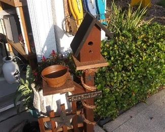 BED & BREAKFAST ENTRY STAND, HAND CRAFTED,  CUSTOM FISH "VASES" W/ VINTAGE LURES