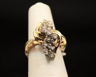 14K Gold and Diamond Cluster Ring 1.0TCW
