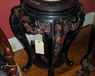 Haviland plates on a carved stand