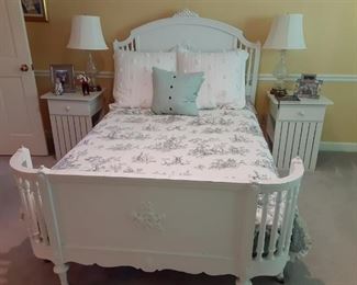 Antique Full White Bed