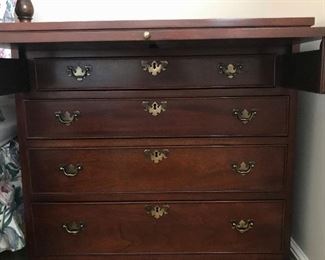 This is a high-quality Craftique Furniture bachelor chest, Craftique Furniture was also known for making rare lingerie chests and beds.