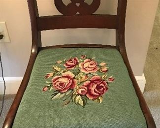 Duncan Phyfe side dining chair with a harp back and curved legs. Beautiful needlepoint work.