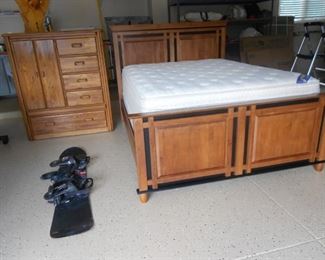 Queen bed, mattress and box spring