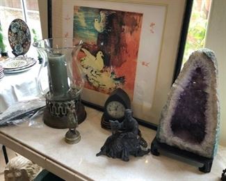 Nice long marble console table with large cut amethyst 