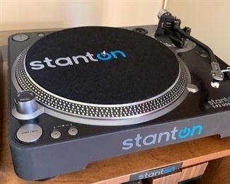 stanton T.92 USB Turntable
