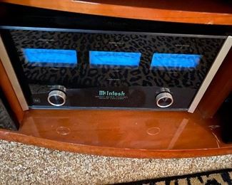 McIntosh MC-207 six channel power amplifier. State of the art!

$5500
