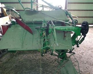 10 foot John Deere Binder great condition