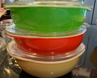 vintage pyrex casserole dishes