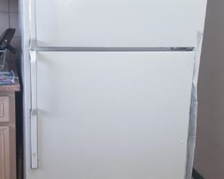 GE Refrigerator