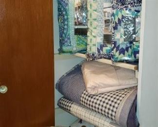 Linens, Blankets, Towels and Comforter Sets