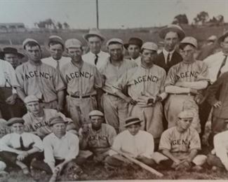 Local collectibles. Agency MO baseball team