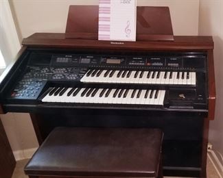 Technics Model #EX35 organ w/ bench