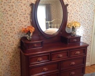 Dixie Furniture mahogany dresser