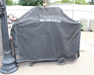 Broil King Barbeque Cover  & Grill
