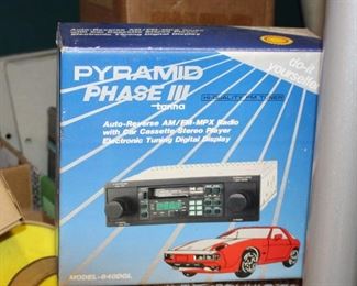 Pyramid Phase III Auto Reverse AM FM MPX Radio with Car Cassette Stereo Player