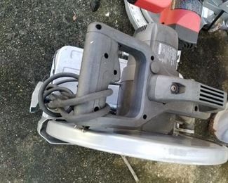 Large saw with metal cutting blade