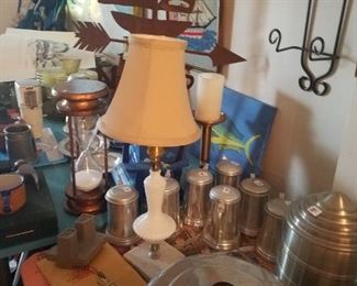 Cake plate lamp mugs