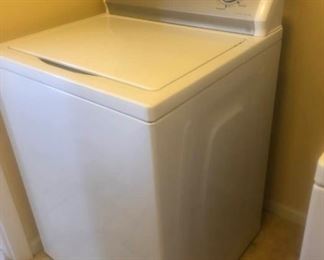Kenmore 800 Washer and 600 Dryer Electric