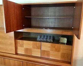 Extreme beauty! Vintage Danish Modern wall unit with bar, made in Denmark by Musterring International.