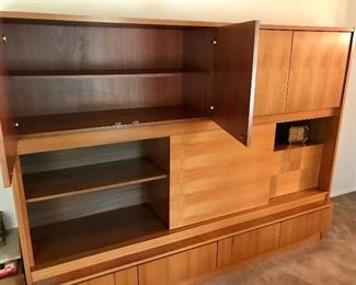 Extreme beauty! Vintage Danish Modern wall unit with bar, made in Denmark by Musterring International.