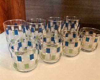 Mid Century Modern bar ware--4 tumblers and 4 old fashion glasses.
