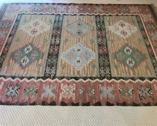 Woven floor rug
