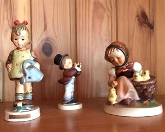Collection of Vintage Hummel figurines  
