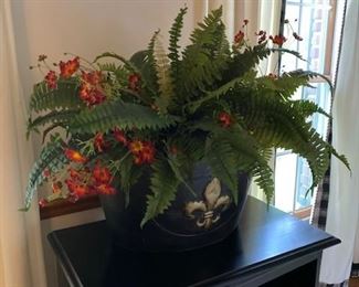 Ferns and flowers in Fleur de Lis