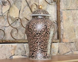 39. Porcelain Lidded Ginger Jar