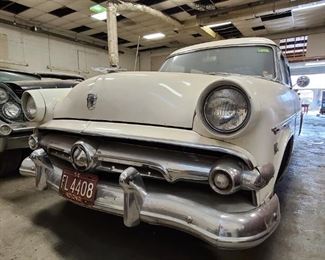 '54 FORD COUNTRY WAGON (WHITE/BLUE)
