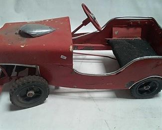 https://connect.invaluable.com/randr/auction-lot/vintage-red-pedal-car_9604D55901