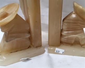 https://connect.invaluable.com/randr/auction-lot/vintage-alabaster-marble-mexican-sombrero-bookends_222435AAAC