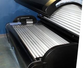 Tan America By Heartland Model 5400 Level 5 Tanning Bed With 54 Bulbs And Radio, Powers On, Bulbs Replaced In March 2020, 49" x 87" x 45"