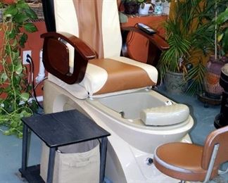 Nice Spa Pedicure Station Including Electric Massage Chair With Foot Spa & Remote, Model #J51W03DL A-2T, Powers On, Includes Side Table With Accessories, And Rolling Stool, Chair With Spa Measures 56" x 29.5" x 56"