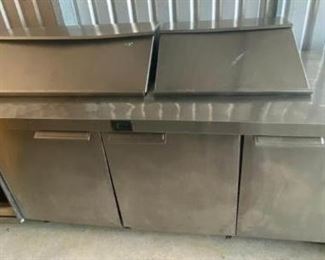 3 door refrigerated sandwich table
Randall prep station
72"