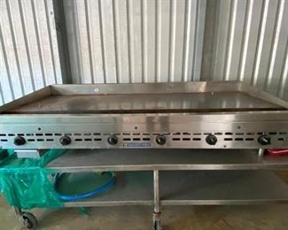 72" flat grill with stand on wheels
Bakers Pride Model XMG-72