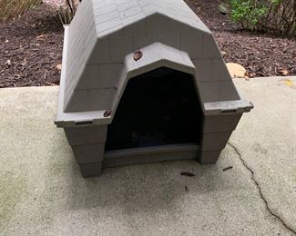 Outdoor Dog house 
