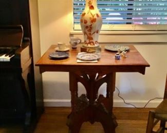 Eastlake table and Japanese lamp, pretty porcelain and pottery items 