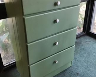 Little chest of drawers 
