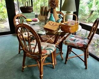 Rattan table& chairs 
