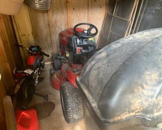  $850 Craftsman Lawn Tractor 247.203732