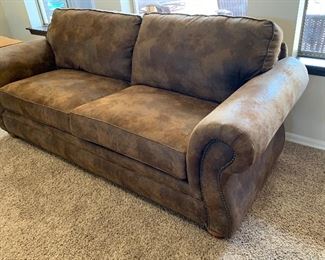 Broyhill Rustic Faux Leather/Suede Nailhead Sofa/Couch 37x92x38in HxWxD