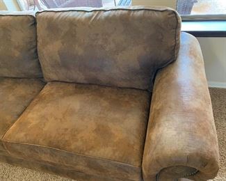 Broyhill Rustic Faux Leather/Suede Nailhead Sofa/Couch 37x92x38in HxWxD